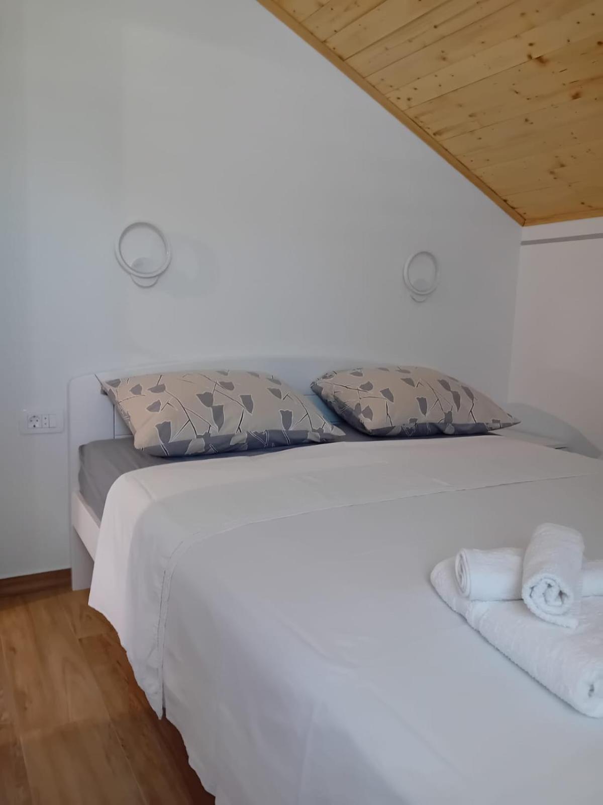 ביוגראד נה מורו Apartment Mrkic מראה חיצוני תמונה