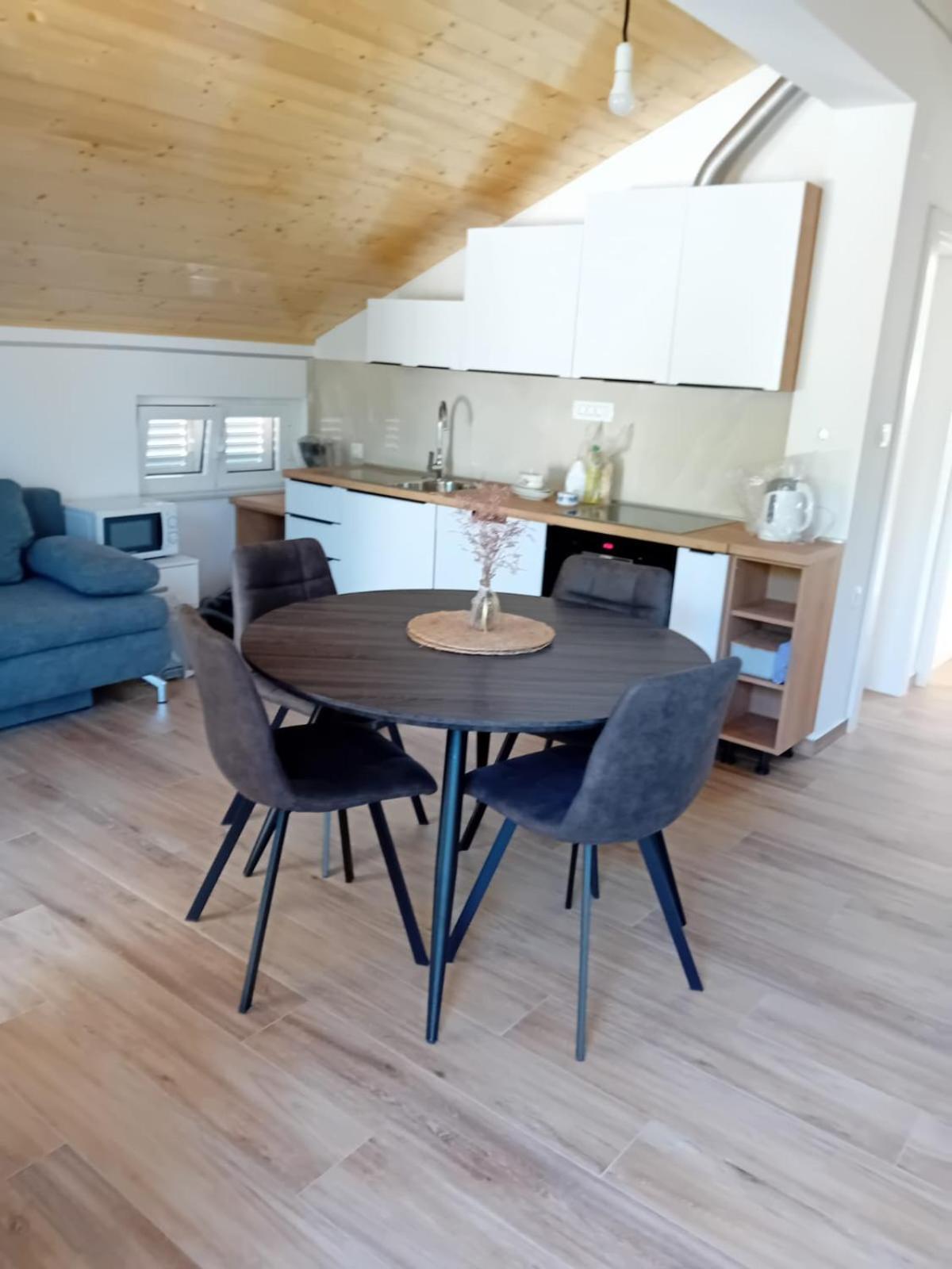 ביוגראד נה מורו Apartment Mrkic מראה חיצוני תמונה