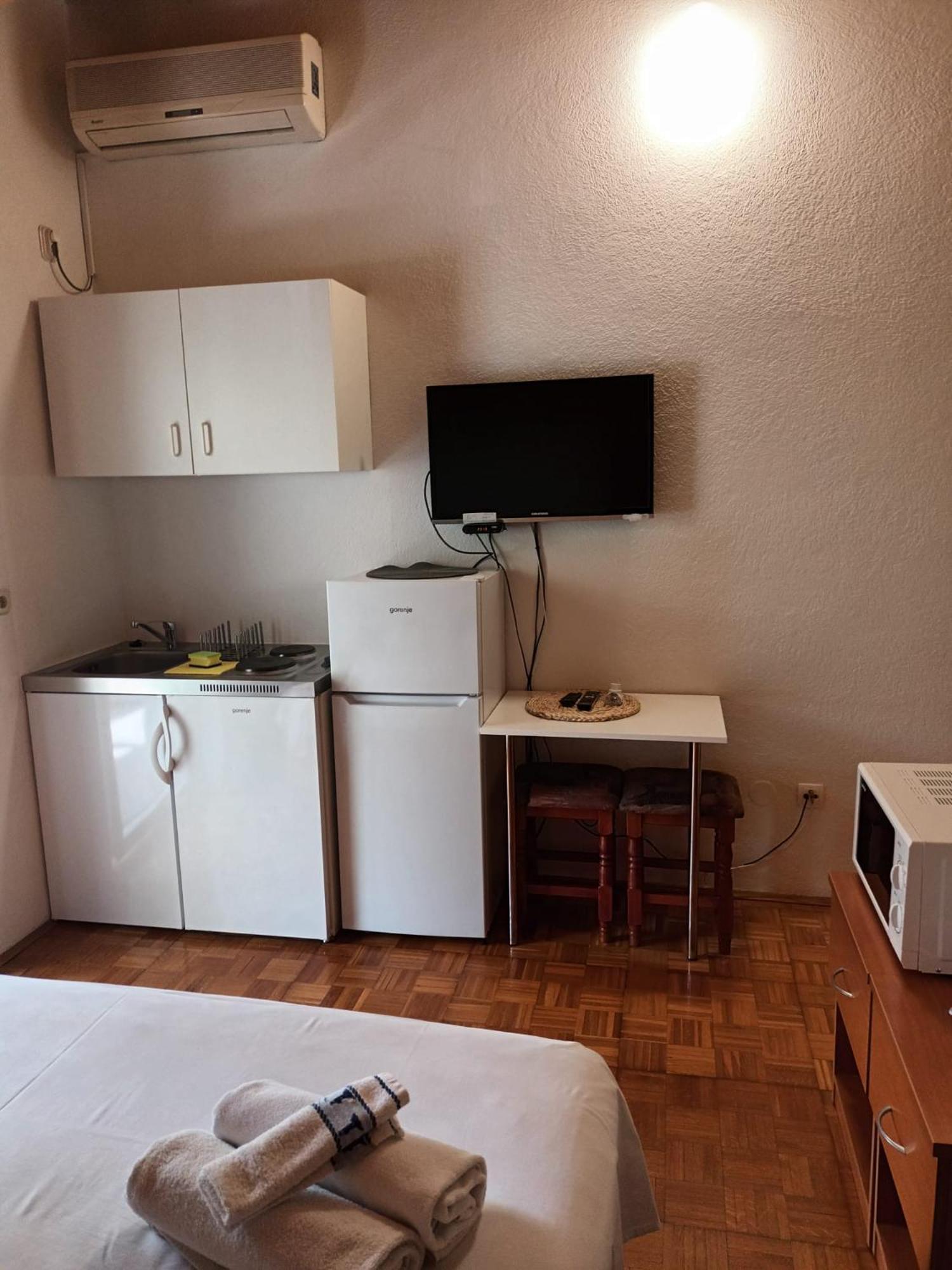 ביוגראד נה מורו Apartment Mrkic מראה חיצוני תמונה