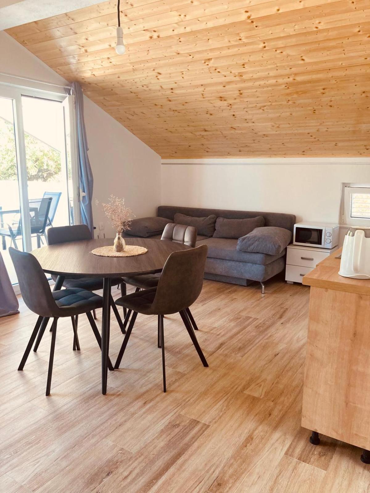 ביוגראד נה מורו Apartment Mrkic מראה חיצוני תמונה