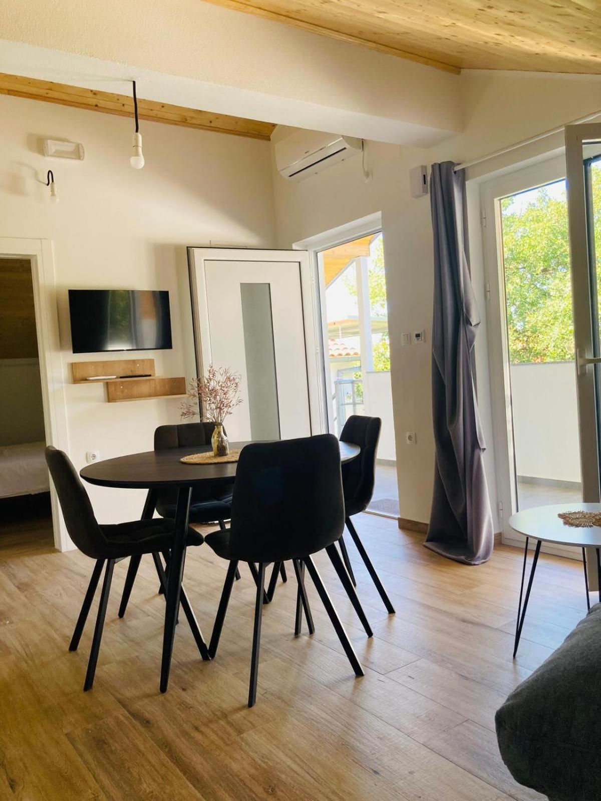 ביוגראד נה מורו Apartment Mrkic מראה חיצוני תמונה