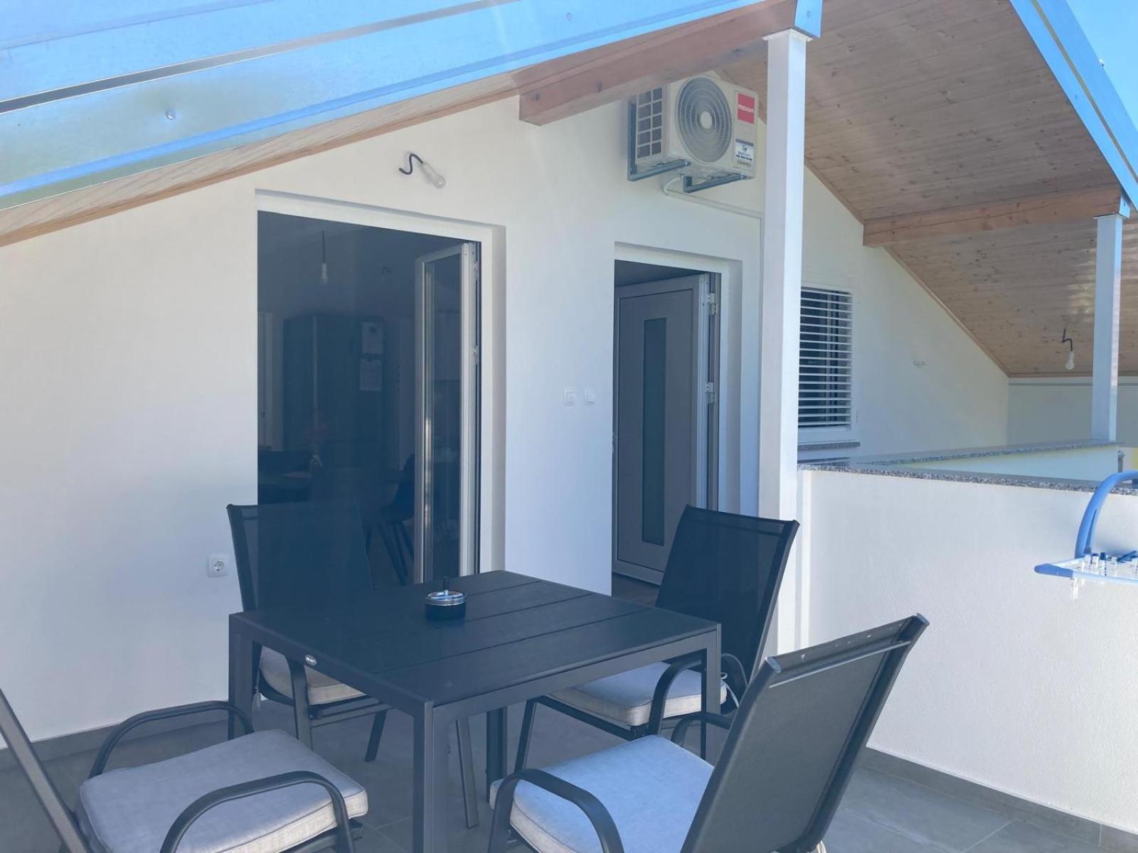 ביוגראד נה מורו Apartment Mrkic מראה חיצוני תמונה