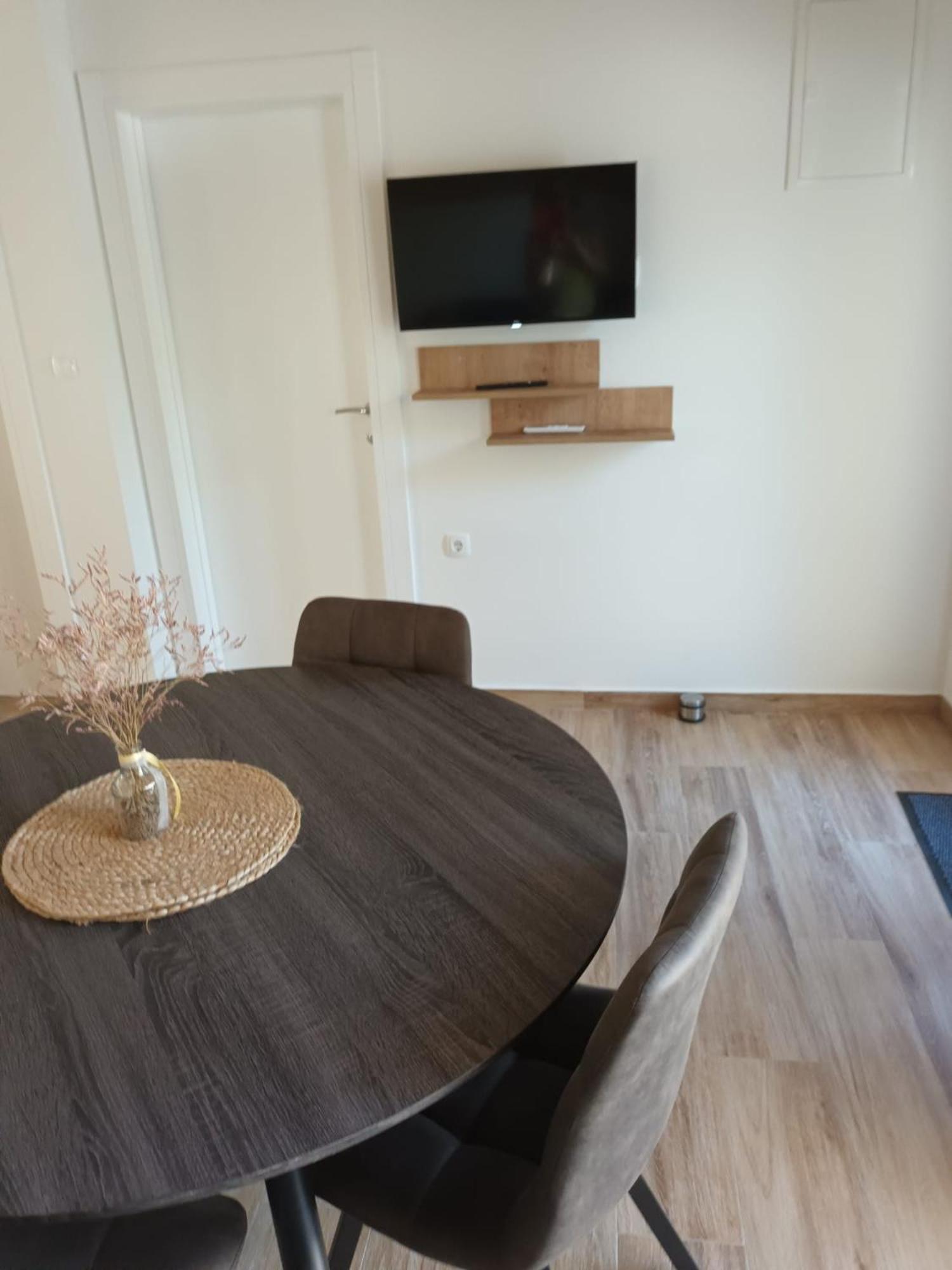 ביוגראד נה מורו Apartment Mrkic מראה חיצוני תמונה